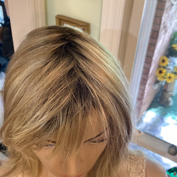 Raquel Welch wig, Vibralite - Picture 3 of 14